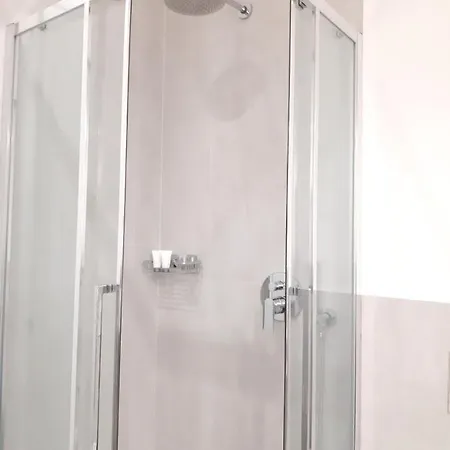 Ripamontibnb فندق مبيت وإفطار *